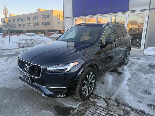 2019 Volvo XC90 T6 Momentum