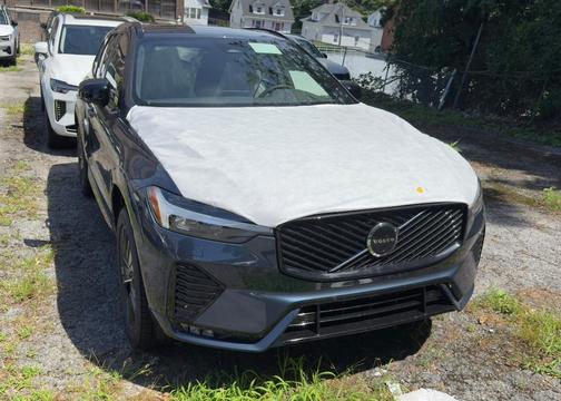 2026 Volvo XC60 B5 Plus