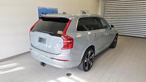 2024 Volvo XC90 B6 Ultimate Bright Theme 7-Seater