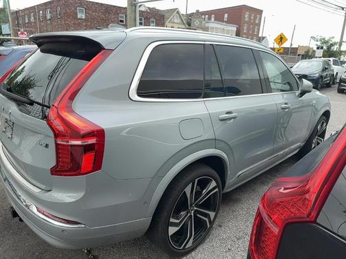 2024 Volvo XC90 B6 Ultimate Bright Theme 7-Seater