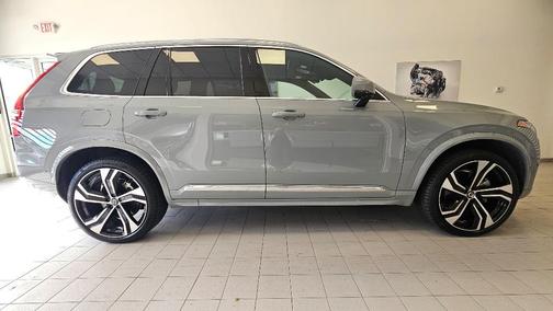 2024 Volvo XC90 B6 Ultimate Bright Theme 7-Seater
