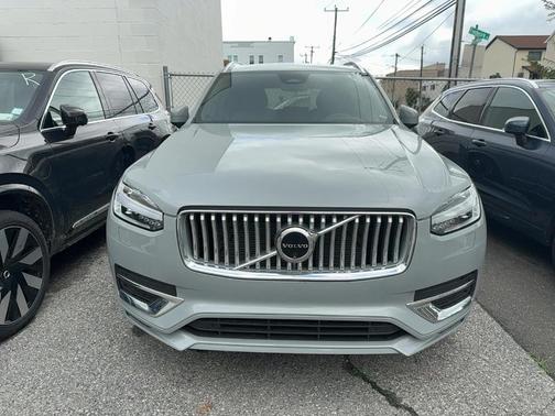 2024 Volvo XC90 B6 Ultimate Bright Theme 7-Seater
