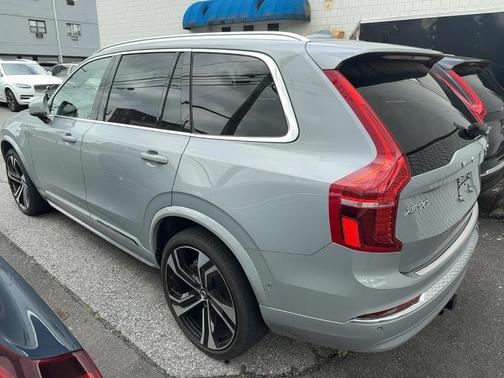 2024 Volvo XC90 B6 Ultimate Bright Theme 7-Seater