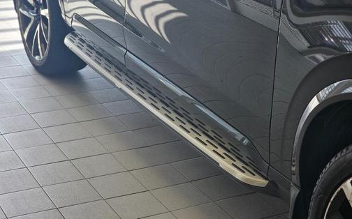 2022 Volvo XC90 T6 Momentum 7 Passenger