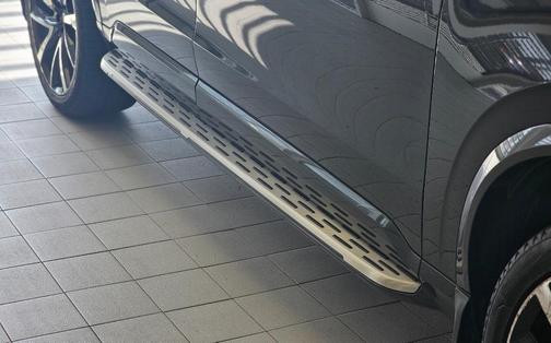 2022 Volvo XC90 T6 Momentum 7 Passenger