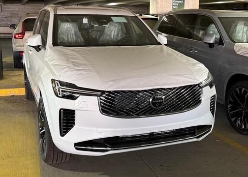 2025 Volvo XC90 Plug-In Hybrid T8 Plus 7-Seater
