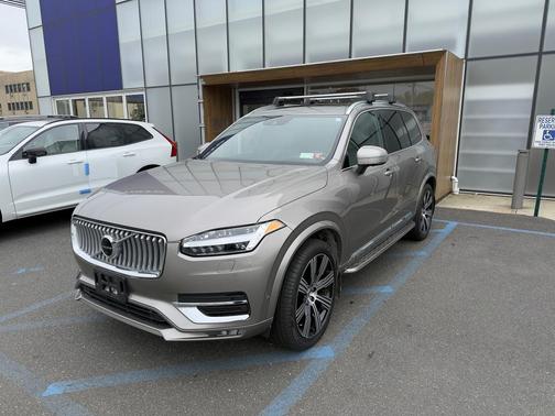 2022 Volvo XC90 T6 Inscription 7 Passenger