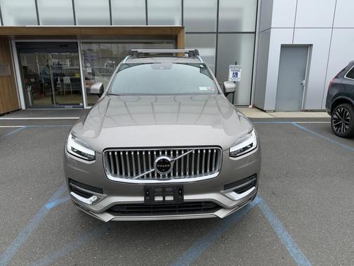 2022 Volvo XC90 T6 Inscription 7 Passenger