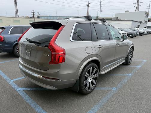 2022 Volvo XC90 T6 Inscription 7 Passenger