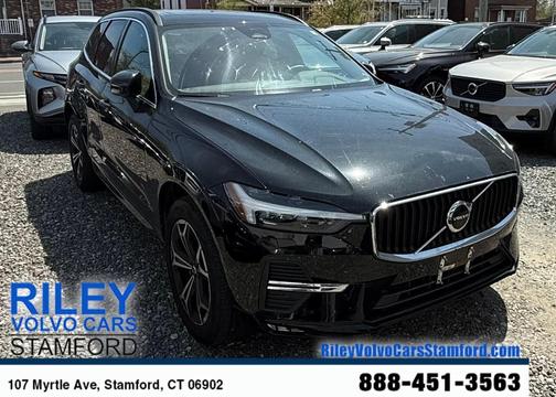 2022 Volvo XC60 B5 Momentum