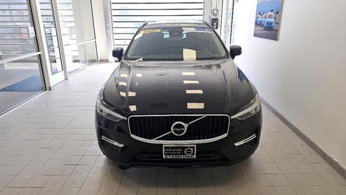 2022 Volvo XC60 B5 Momentum