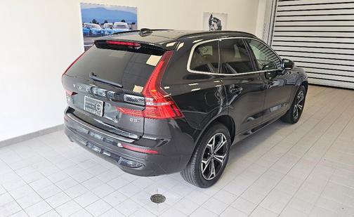 2022 Volvo XC60 B5 Momentum