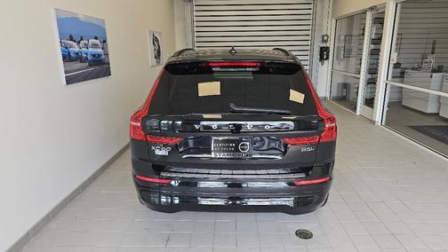 2022 Volvo XC60 B5 Momentum