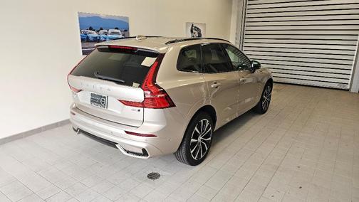 2025 Volvo XC60 B5 Plus