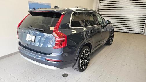 2022 Volvo XC90 T6 Momentum 6 Passenger