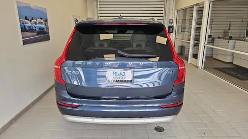2022 Volvo XC90 T6 Momentum 6 Passenger