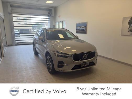 2022 Volvo XC60 B5 Momentum