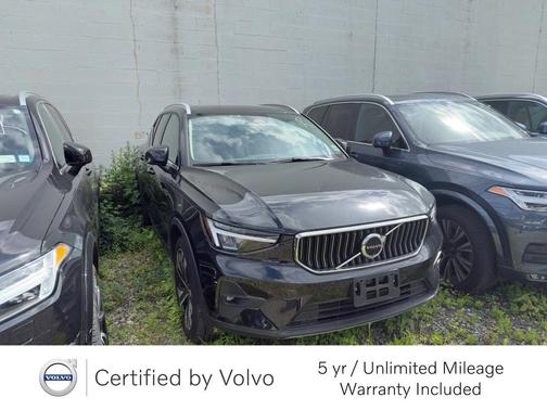 2023 Volvo XC40 B5 Plus Bright Theme