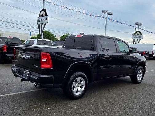 Diamond Black Crystal Pearlcoat 2026 RAM 1500 Big Horn/Lone Star