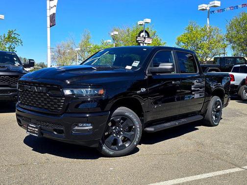 Diamond Black Crystal Pearlcoat 2026 RAM 1500 Express