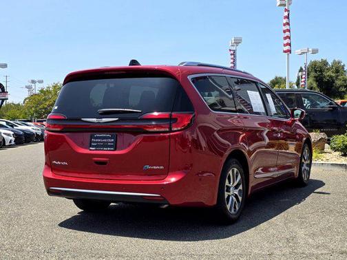 2024 Chrysler Pacifica L