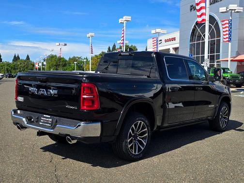Diamond Black Crystal Pearlcoat 2026 RAM 1500 Longhorn