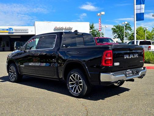 Diamond Black Crystal Pearlcoat 2026 RAM 1500 Longhorn