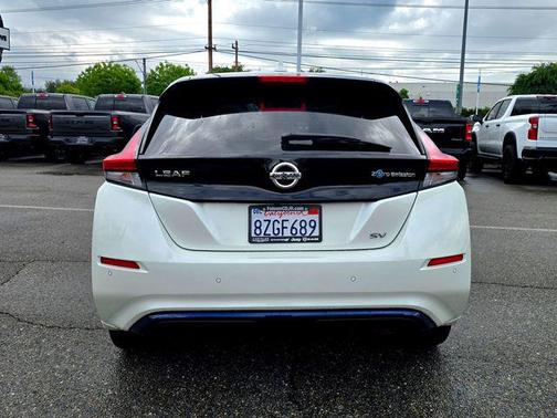 Pearl White 2022 Nissan Leaf SV 40 kWh