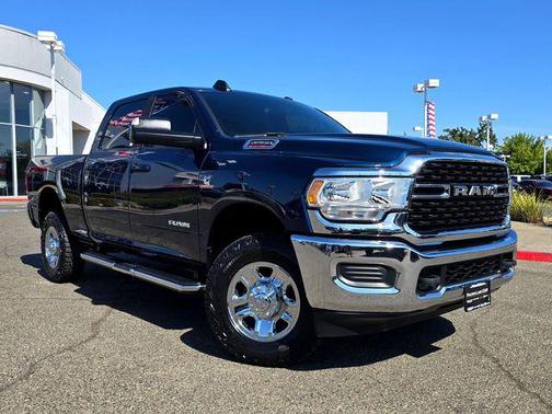 2022 RAM 2500 Big Horn Crew Cab 4x4 6'4' Box