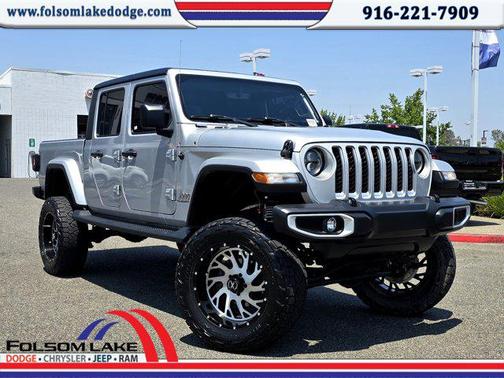 2022 Jeep Gladiator Overland