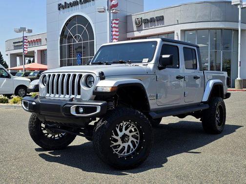 2022 Jeep Gladiator Overland