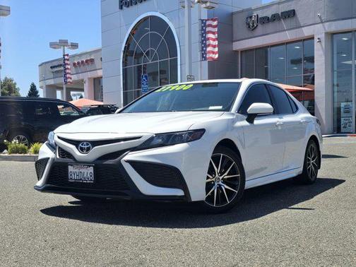 2022 Toyota Camry SE