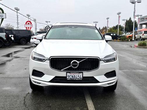 2021 Volvo XC60 T5 Momentum