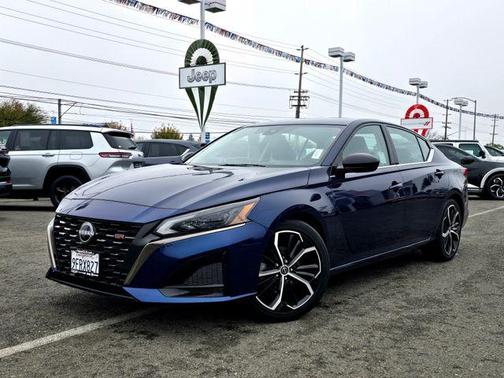 2023 Nissan Altima SR FWD