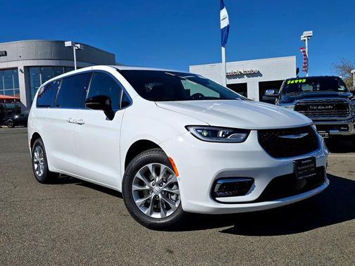 2026 Chrysler Pacifica L