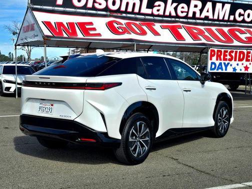 2025 Lexus RZ 300e 300e Premium