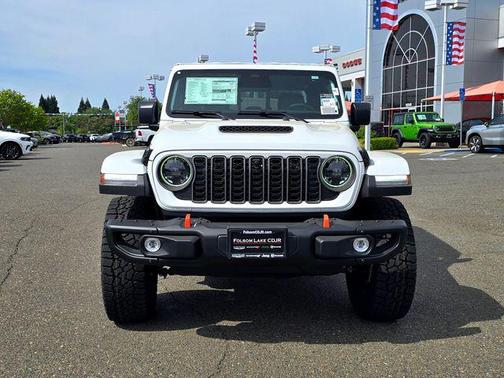 Bright White Clearcoat 2026 Jeep Gladiator Mojave X 4x4