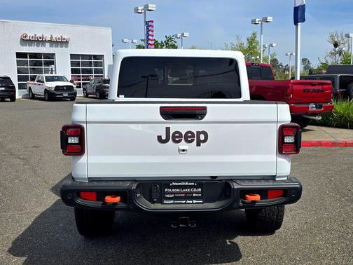 Bright White Clearcoat 2026 Jeep Gladiator Mojave X 4x4