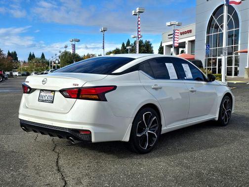 2024 Nissan Altima SR FWD