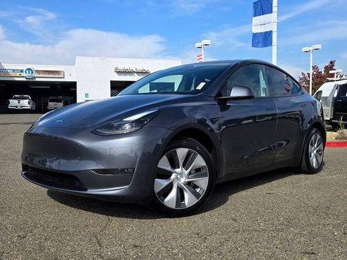 2023 Tesla Model Y Long Range Dual Motor All-Wheel Drive