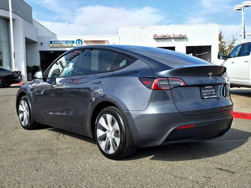 2023 Tesla Model Y Long Range Dual Motor All-Wheel Drive
