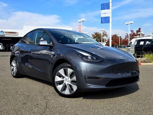 2023 Tesla Model Y Long Range Dual Motor All-Wheel Drive