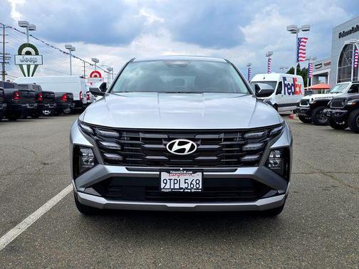 2025 Hyundai TUCSON SE