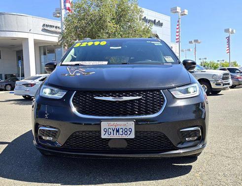 2022 Chrysler Pacifica Touring L