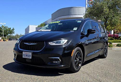 2022 Chrysler Pacifica Touring L