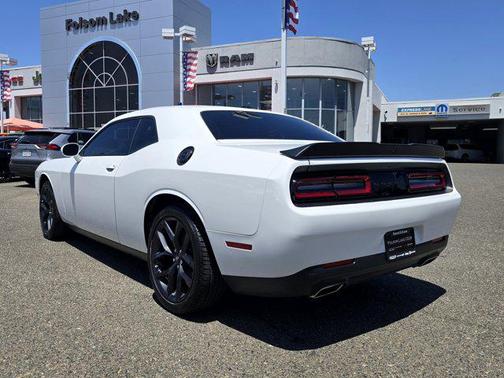 2021 Dodge Challenger SXT