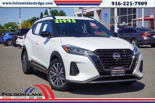 2023 Nissan Kicks SR