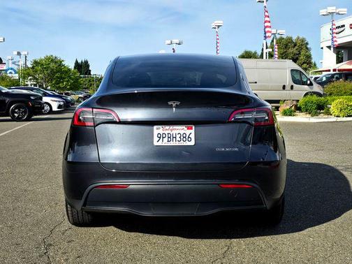 2024 Tesla Model Y Long Range Dual Motor All-Wheel Drive