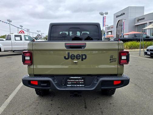 2025 Jeep Gladiator Willys