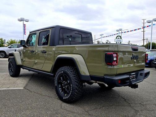 2025 Jeep Gladiator Willys